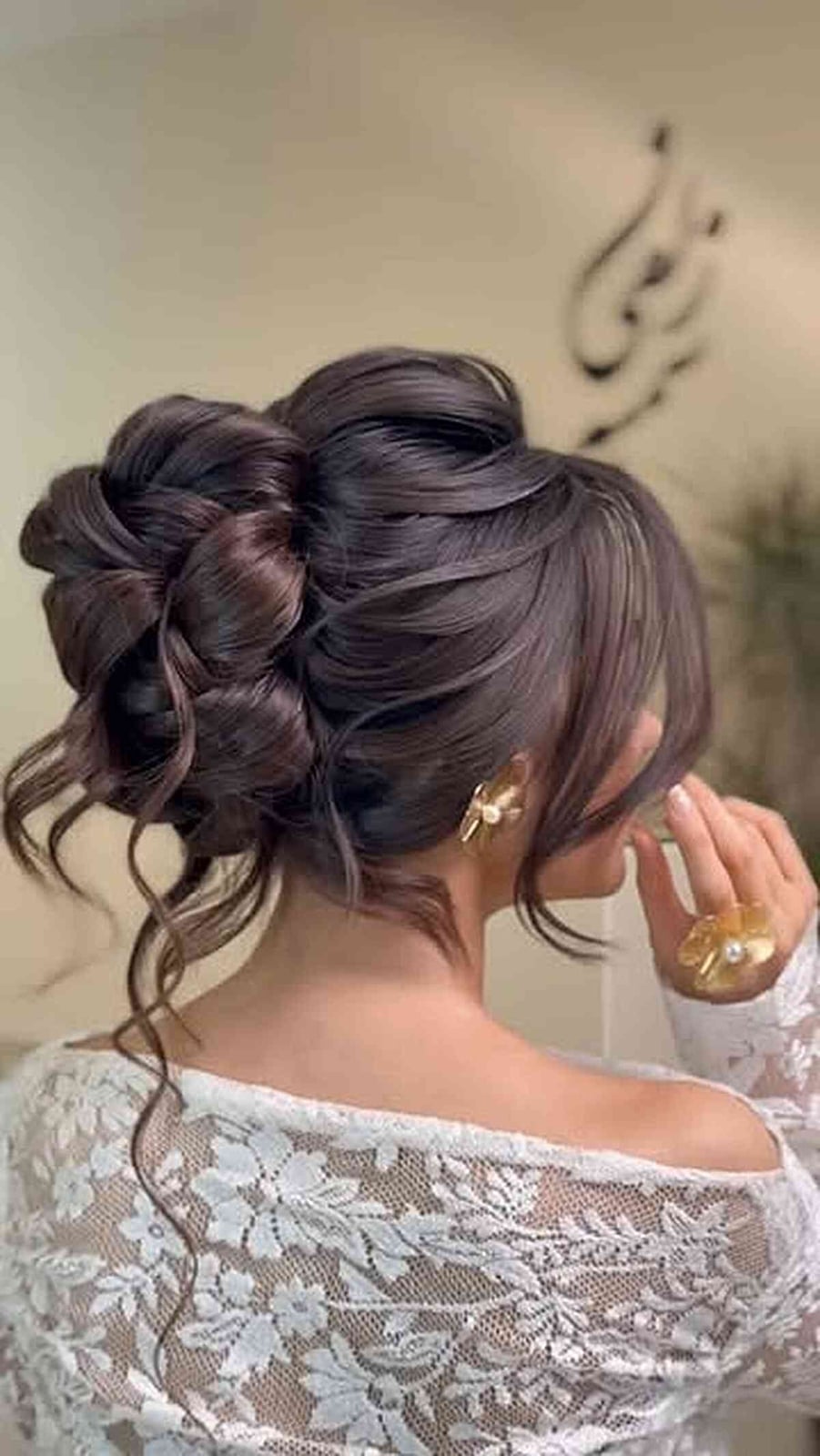 Voluminous Dark Brown Updo With Soft Wispy Bangs Voluminous Dark Brown Updo With Soft Wispy Bangs — Classy Dirty Hair Hairstyles
