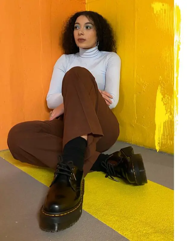 Brown Wide-Leg Trousers With Light Blue Turtleneck And Black Boots Brown Wide-Leg Trousers With Light Blue Turtleneck And Black Boots — Classy Doc Martens Outfits
