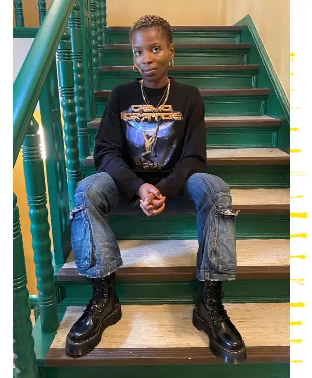 Wide-Leg Jeans With Graphic T-Shirt And Combat Boots Wide-Leg Jeans With Graphic T-Shirt And Combat Boots — Classy Doc Martens Outfits