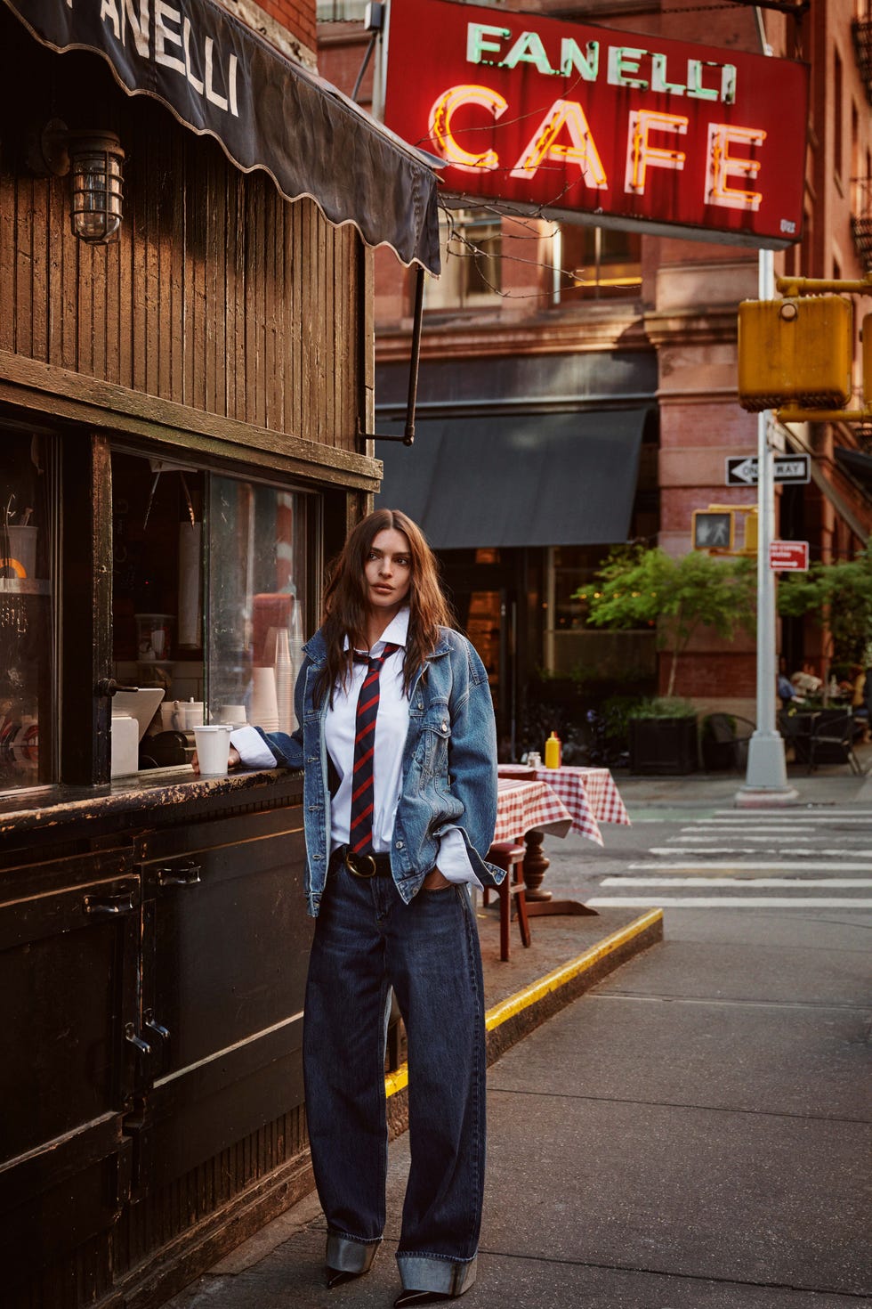 Emily Ratajkowski Shares Her Favorite Comfortable Jeans