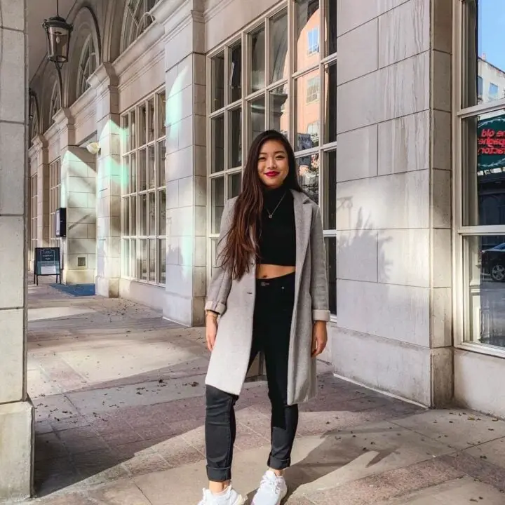 Long Gray Coat With Turtleneck — Classy Downtown Girl Outfits