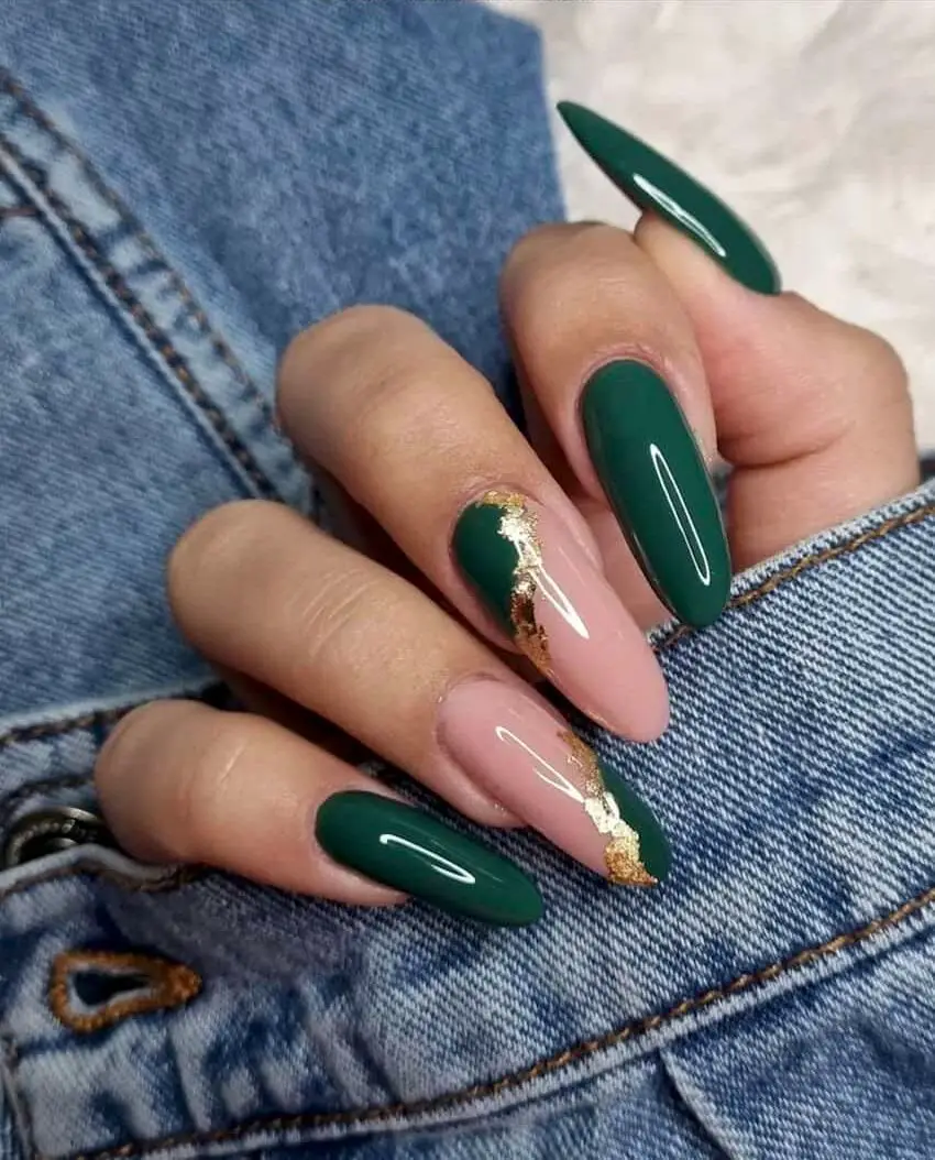 Emerald Green Almond Nails With Gold Foil Accents Emerald Green Almond Nails With Gold Foil Accents — Classy Emerald Green Nails