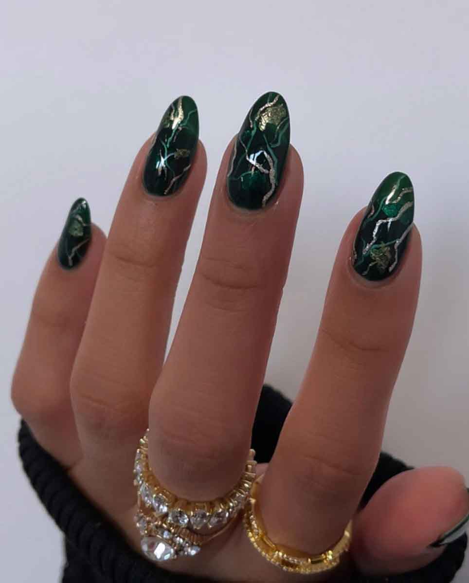 Deep Green Oval Nails With Gold Silver Marbling Deep Green Oval Nails With Gold Silver Marbling — Classy Emerald Green Nails