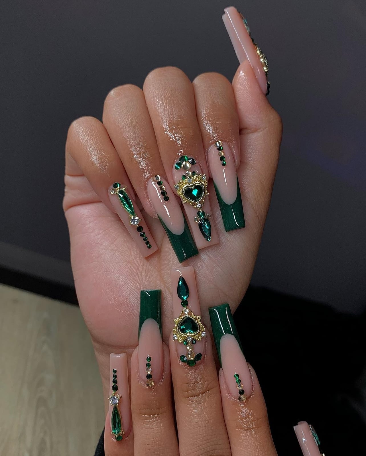 Short Coffin Nails Emerald Green French Tips Short Coffin Nails Emerald Green French Tips — Classy Emerald Green Nails