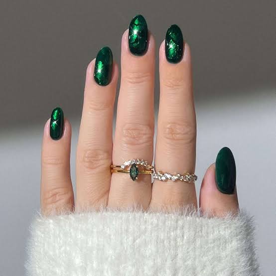Shimmering Emerald Green Almond Nails Shimmering Emerald Green Almond Nails — Classy Emerald Green Nails