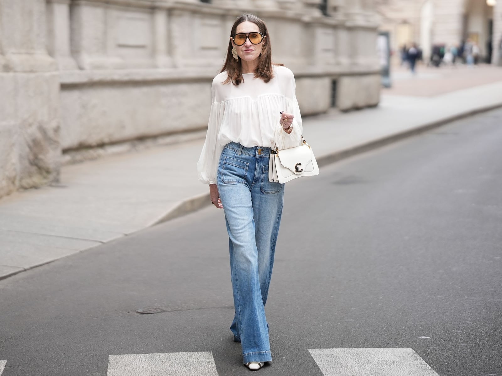 Light Blue Flare Jeans With Sheer Blouse and Mules Light Blue Flare Jeans With Sheer Blouse and Mules — Classy Flare Jeans Outfits