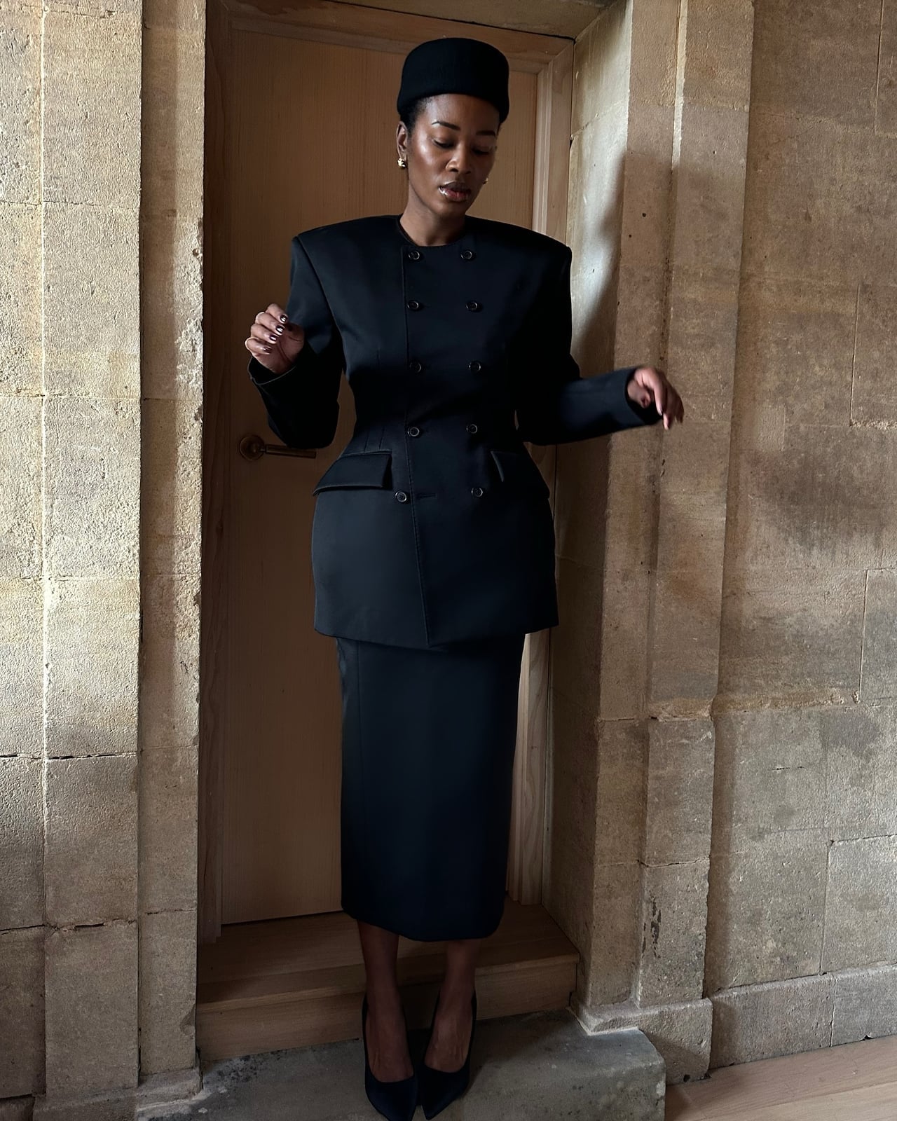 Black Structured Blazer and Pencil Skirt Ensemble — Classy Formal Outfits