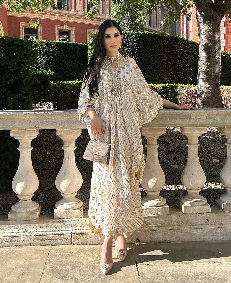 Ivory Kaftan Dress With Gold Embroidery and Embellished Heels Ivory Kaftan Dress With Gold Embroidery and Embellished Heels — Classy Gold Outfits
