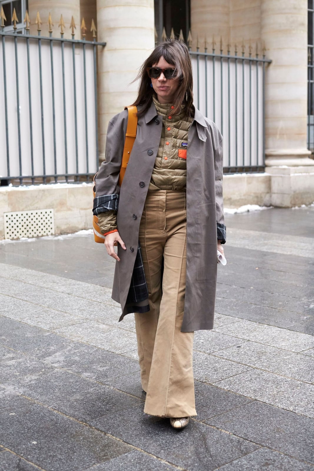 Gray Trench Coat With Olive Puffer Vest Layering Gray Trench Coat With Olive Puffer Vest Layering — Classy Gorpcore Outfits
