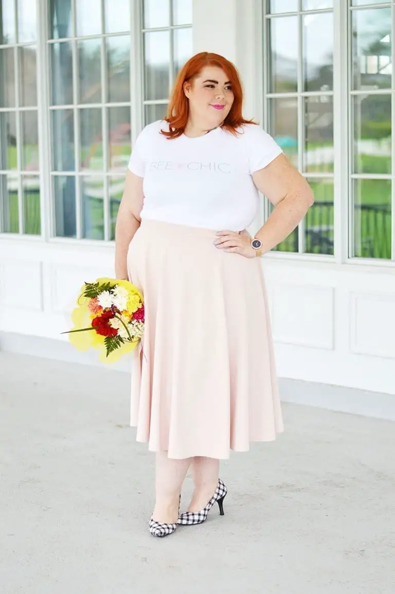 White Graphic Tee with Pink Midi Skirt and Checked Heels White Graphic Tee with Pink Midi Skirt and Checked Heels — Classy Graphic Tee Outfits