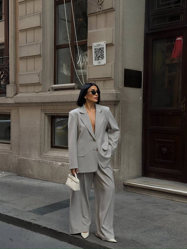 Elegant two-piece oversize trouser suit – Light grey