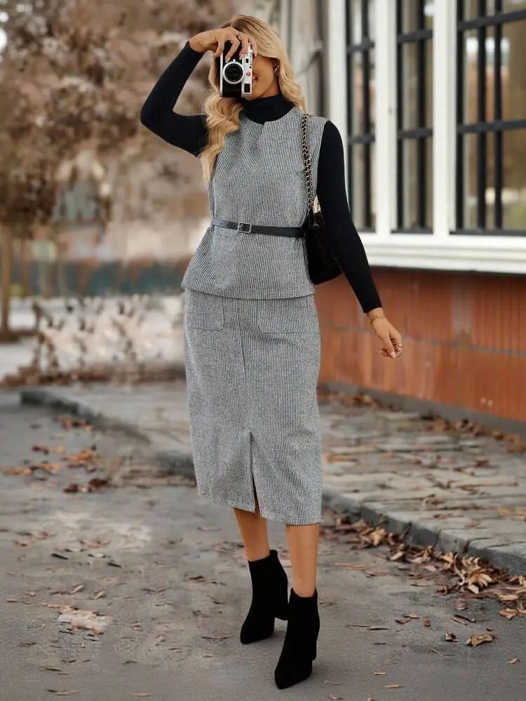 Gray Skirt Outfit With Textured Details — Classy Grey Skirt Outfit