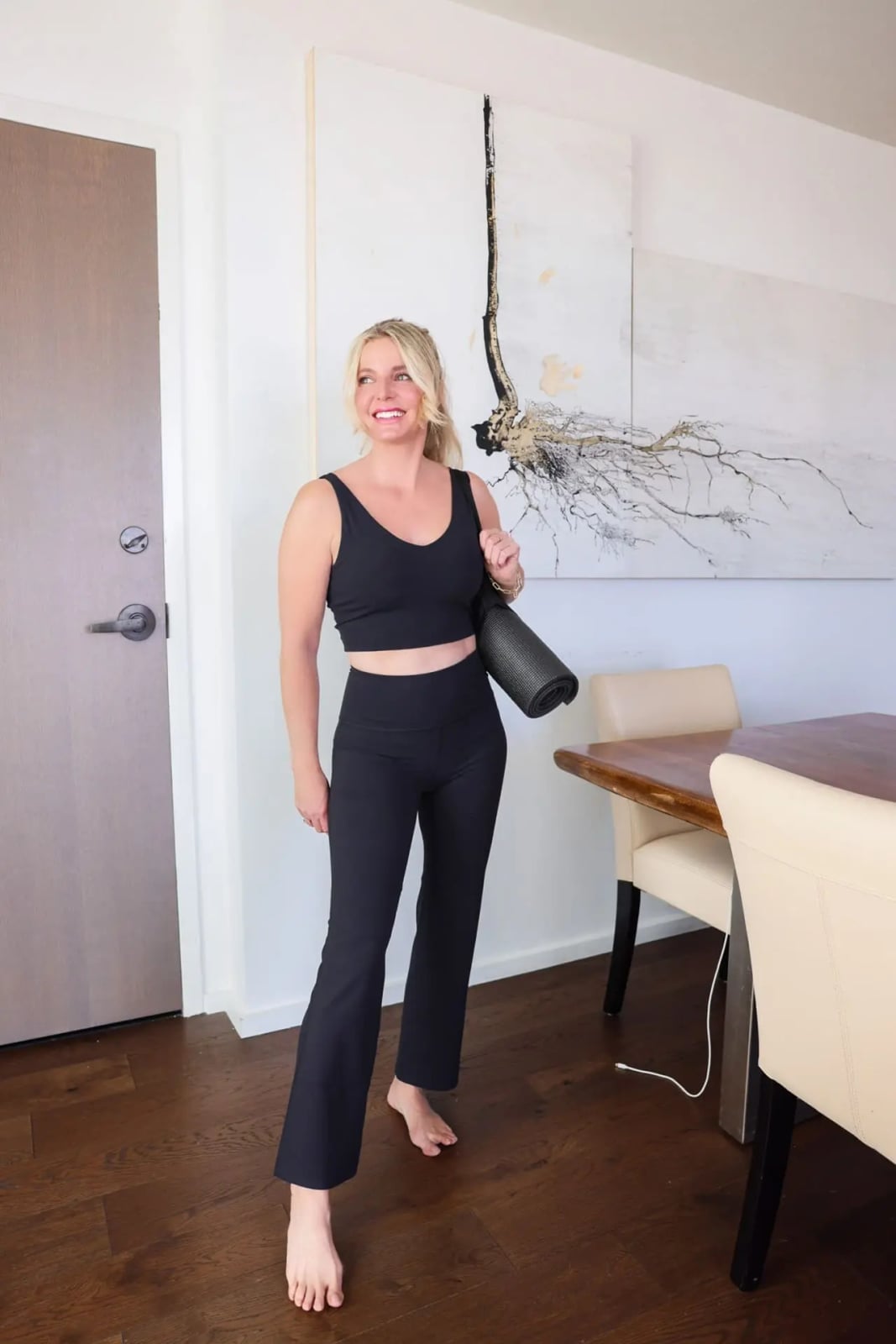Monochromatic Black Crop Top and Flared Yoga Pants Monochromatic Black Crop Top and Flared Yoga Pants — Classy Gym Outfits