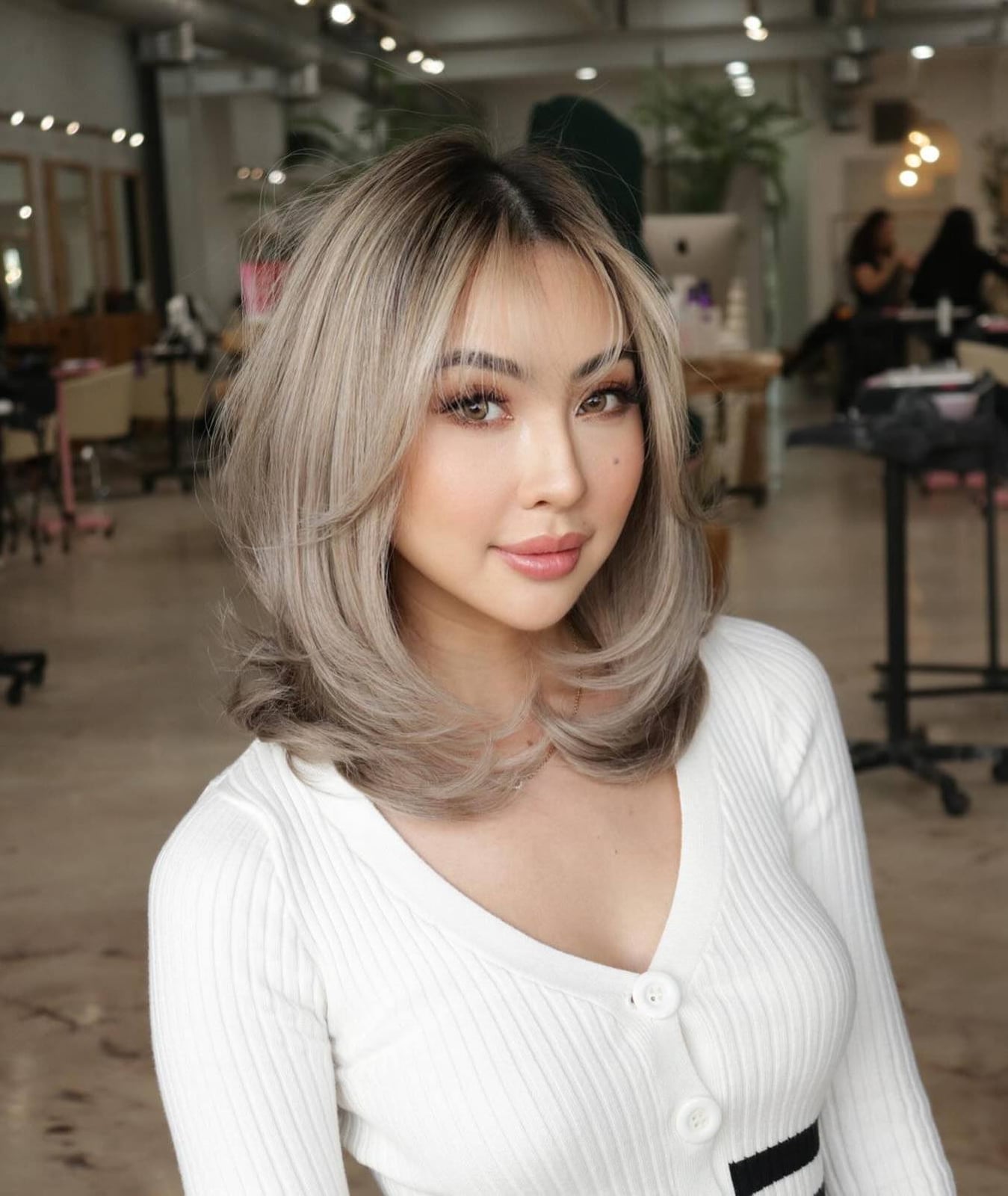 Shoulder Ash Blonde With Wispy Curtain Bangs Shoulder Ash Blonde With Wispy Curtain Bangs — Classy Hair with Bangs