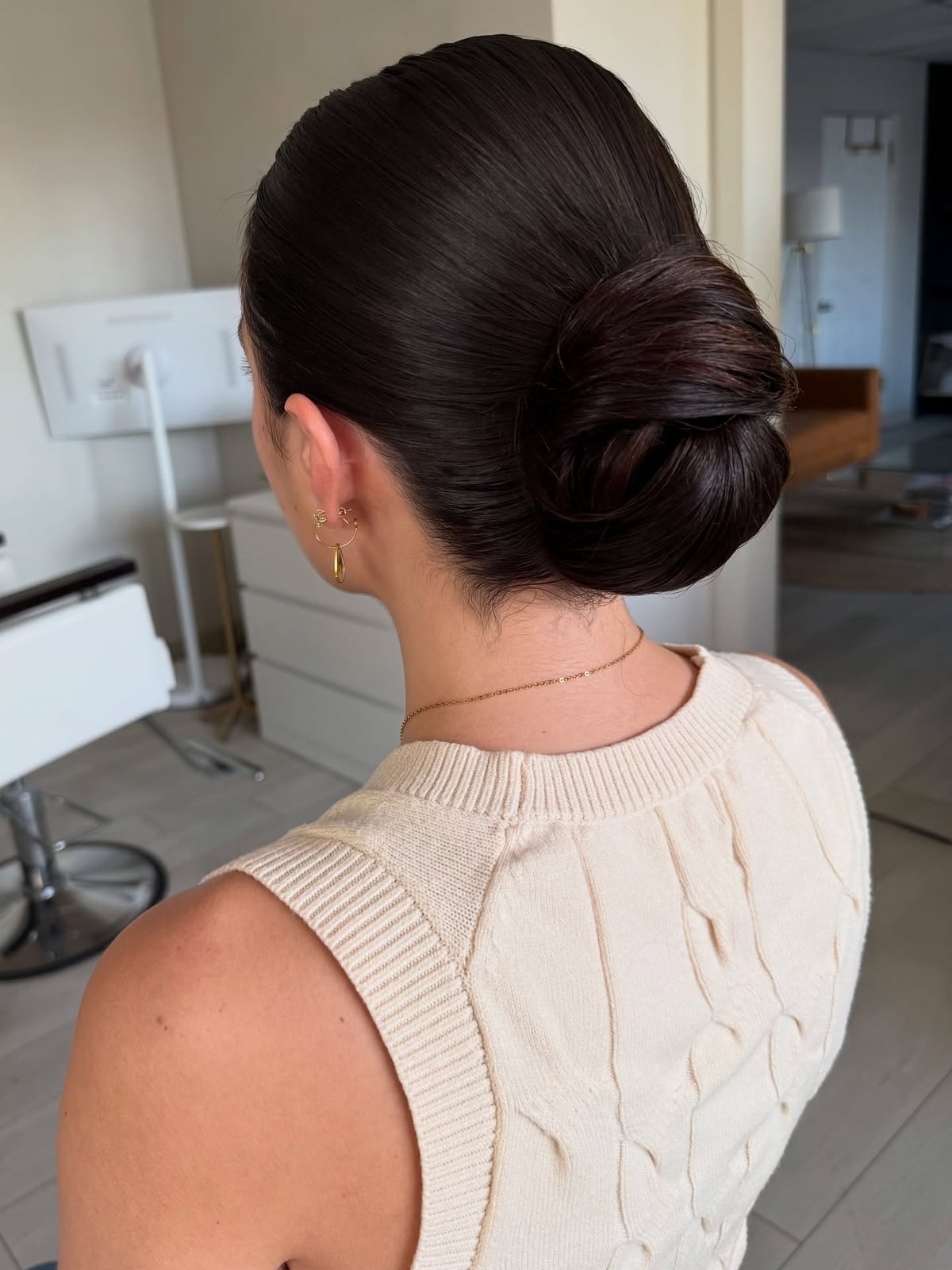 Collarbone Layers With Soft Waves And Curtain Bangs Collarbone Layers With Soft Waves And Curtain Bangs — Classy Hairstyles to Do