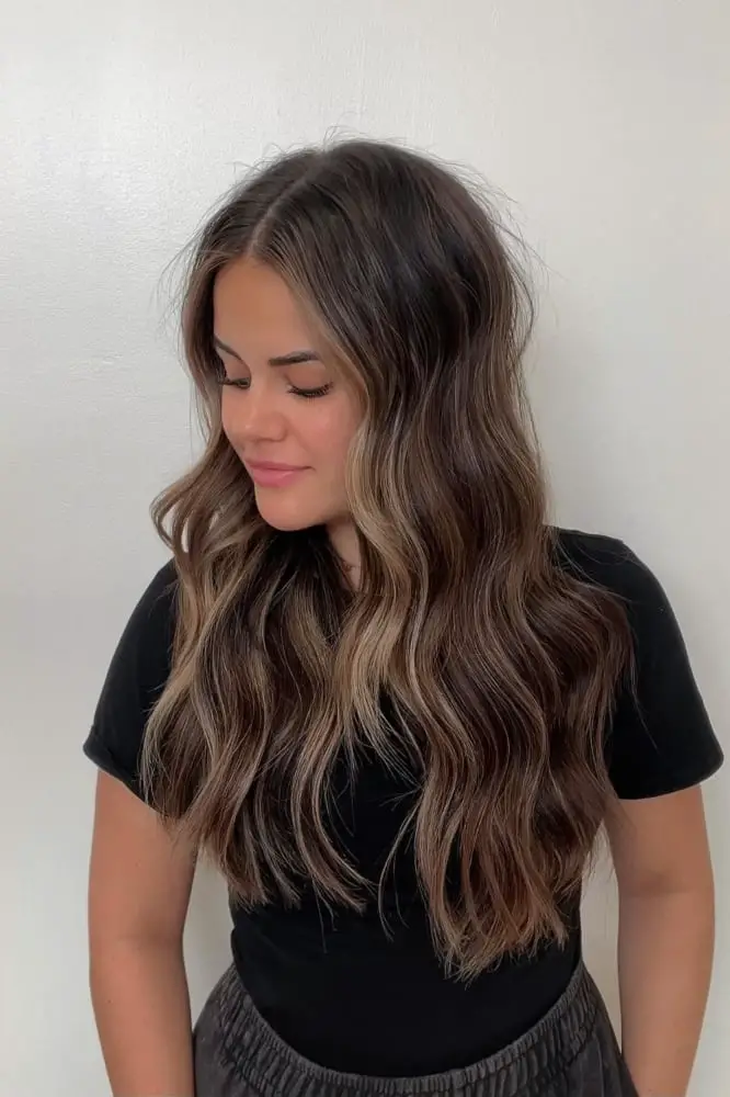 Collarbone Length Dark Brown Contrast Highlights — Classy Highlights Brown Hair