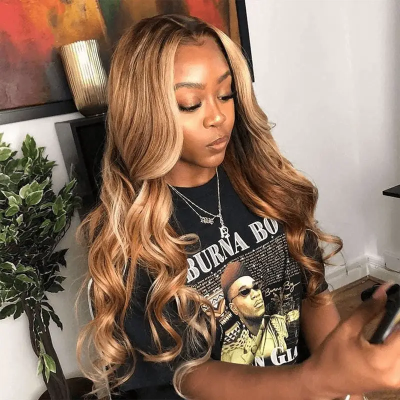 Shoulder Length Light Brown With Blonde Highlights Shoulder Length Light Brown With Blonde Highlights — Classy Highlights Wig