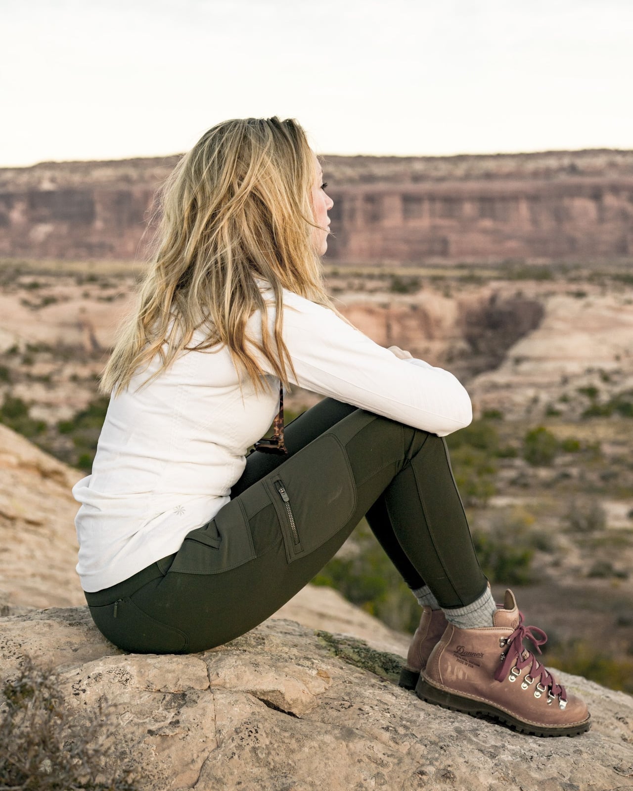 Collarbone Waves With Curtain Bangs Collarbone Waves With Curtain Bangs — Classy Hiking Hairstyles