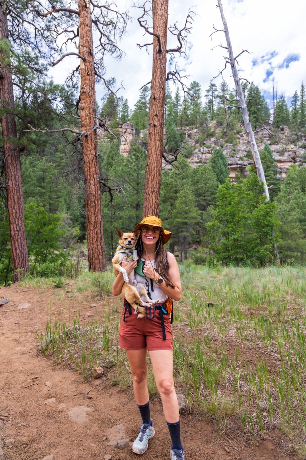 White Tank Top with Rust Shorts and Wide-Brimmed Hat White Tank Top with Rust Shorts and Wide-Brimmed Hat — Classy Hiking Outfits
