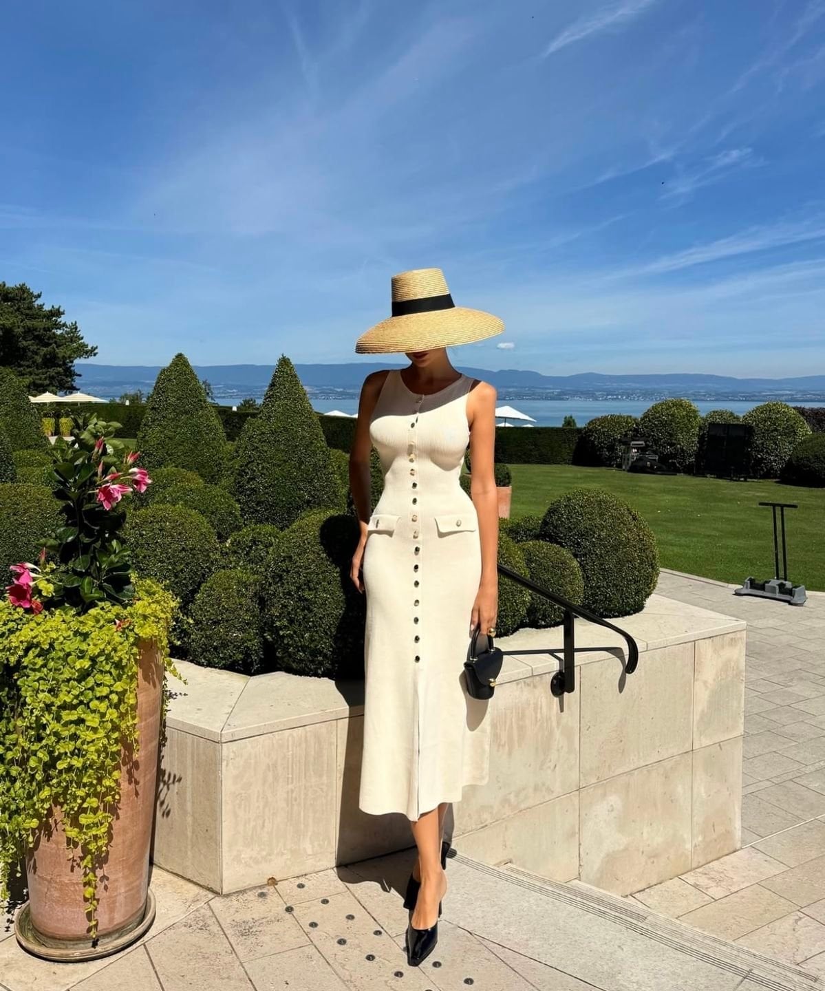 Sleeveless Knit Midi Dress with Straw Hat Sleeveless Knit Midi Dress with Straw Hat — Classy Italian Outfits