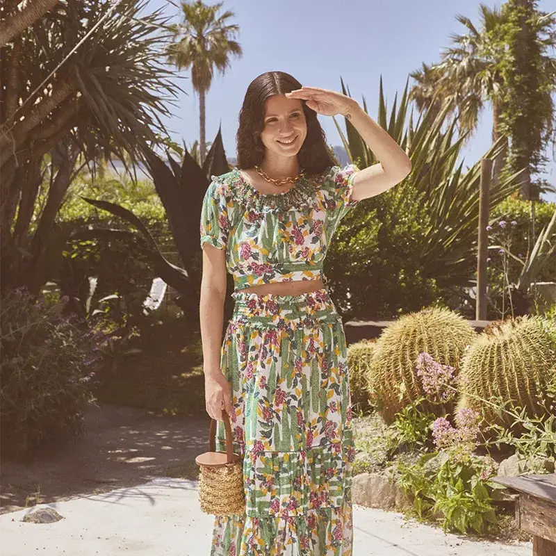 Floral Print Cropped Top with Tiered Maxi Skirt Floral Print Cropped Top with Tiered Maxi Skirt — Classy Italian Outfits
