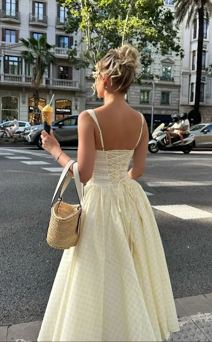 Pale Yellow Gingham Dress with Corset Detail Pale Yellow Gingham Dress with Corset Detail — Classy Italian Outfits