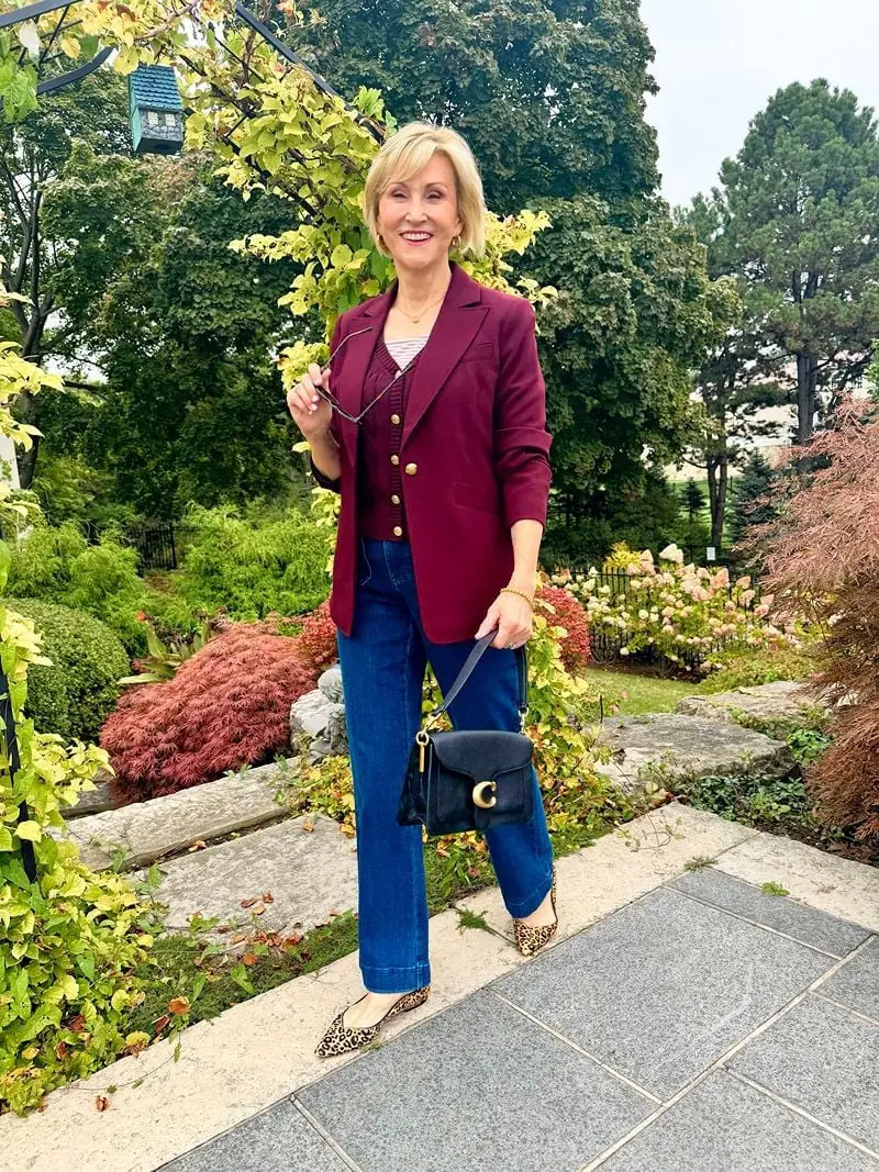 Burgundy Blazer with Cardigan and Straight-Leg Jeans Burgundy Blazer with Cardigan and Straight-Leg Jeans — Classy Jacket Outfits