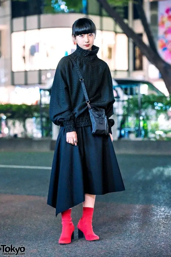 Asymmetric Black Skirt and Red Socks, Close-Up Take Asymmetric Black Skirt and Red Socks, Close-Up Take — Classy Japan Outfits