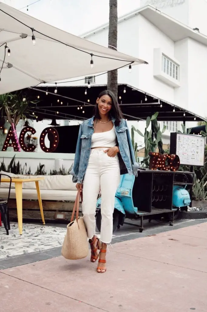 Light Wash Jacket With White Crop Top And Jeans Light Wash Jacket With White Crop Top And Jeans — Classy Jean Jacket Outfits