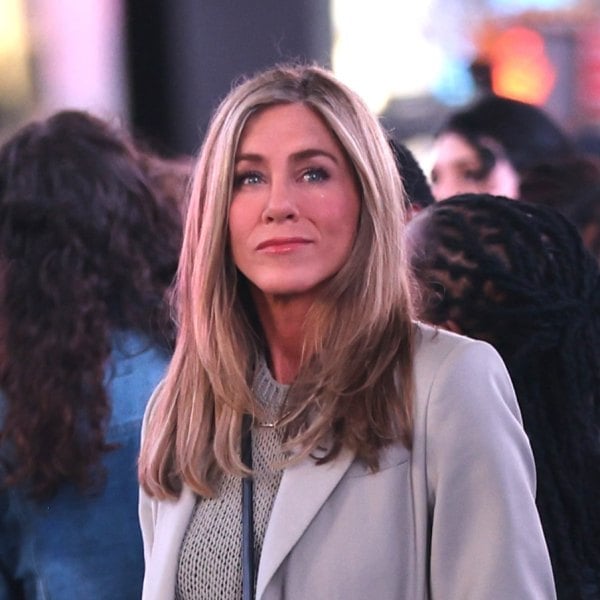 Collarbone Layers With Glossy Texture Collarbone Layers With Glossy Texture — Classy Jennifer Aniston Hair