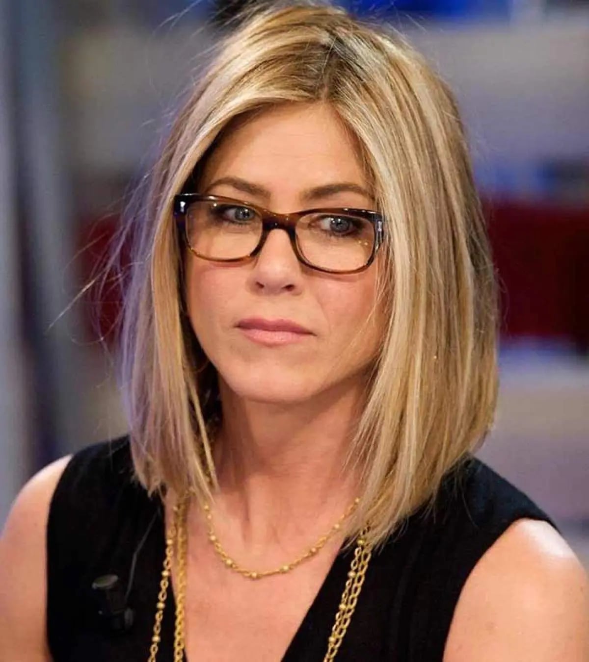 Sleek Chin Length Bob With Flipped Ends Sleek Chin Length Bob With Flipped Ends — Classy Jennifer Aniston Hair