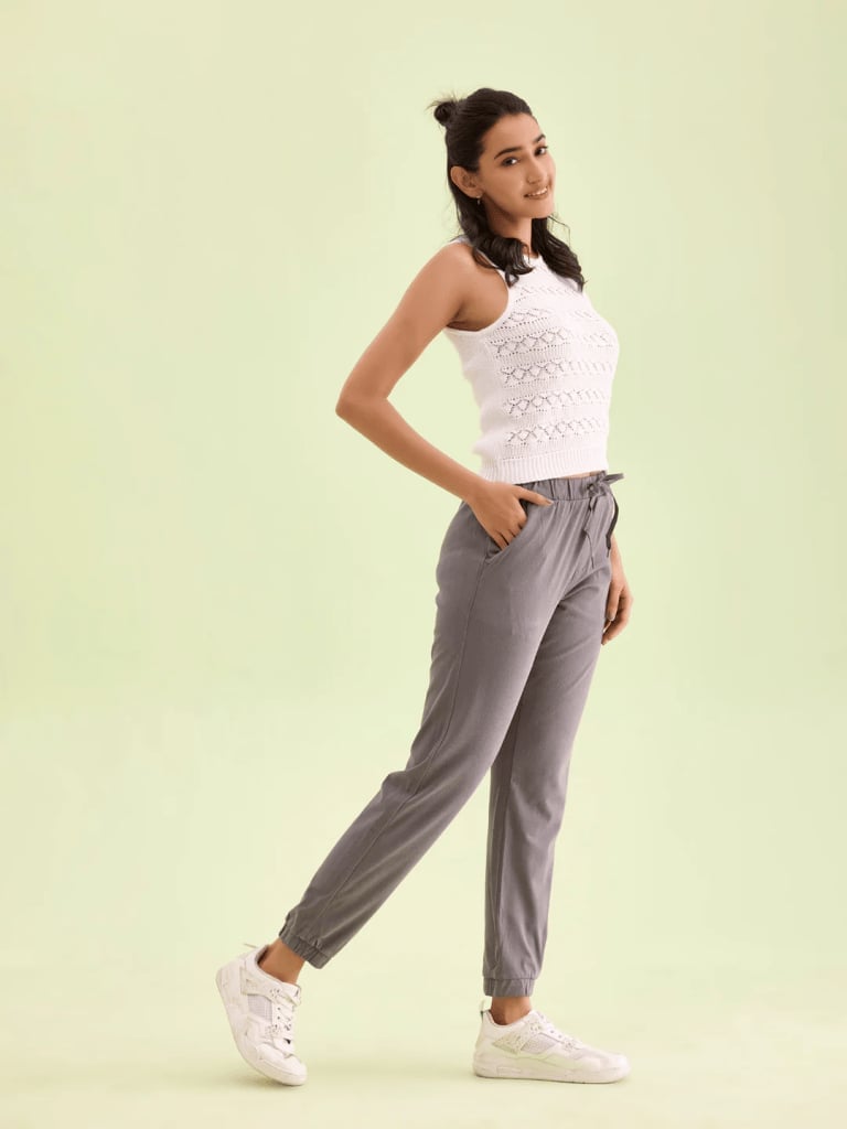 Gray Joggers With Crochet Knit Tank Top Gray Joggers With Crochet Knit Tank Top — Classy Joggers Outfits
