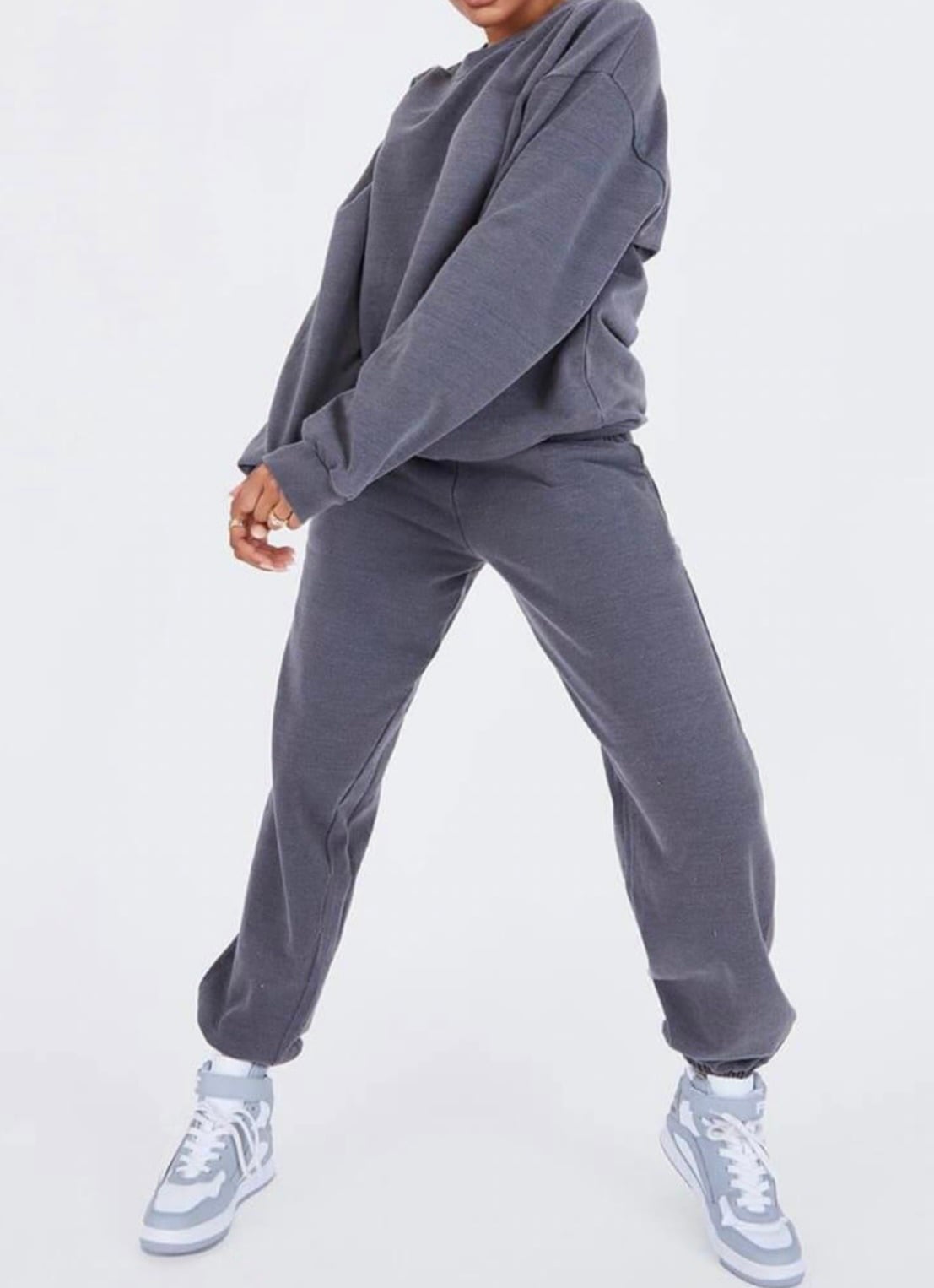 Dark Gray Joggers With Oversized Sweatshirt Dark Gray Joggers With Oversized Sweatshirt — Classy Joggers Outfits
