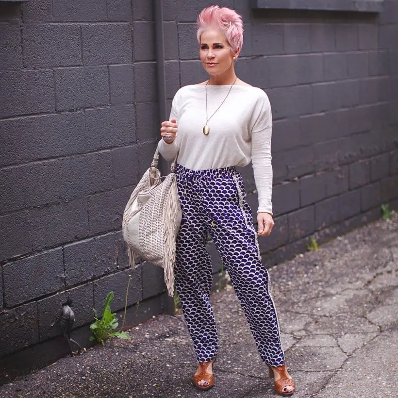 Patterned Joggers With Brown Heels Patterned Joggers With Brown Heels — Classy Joggers Outfits