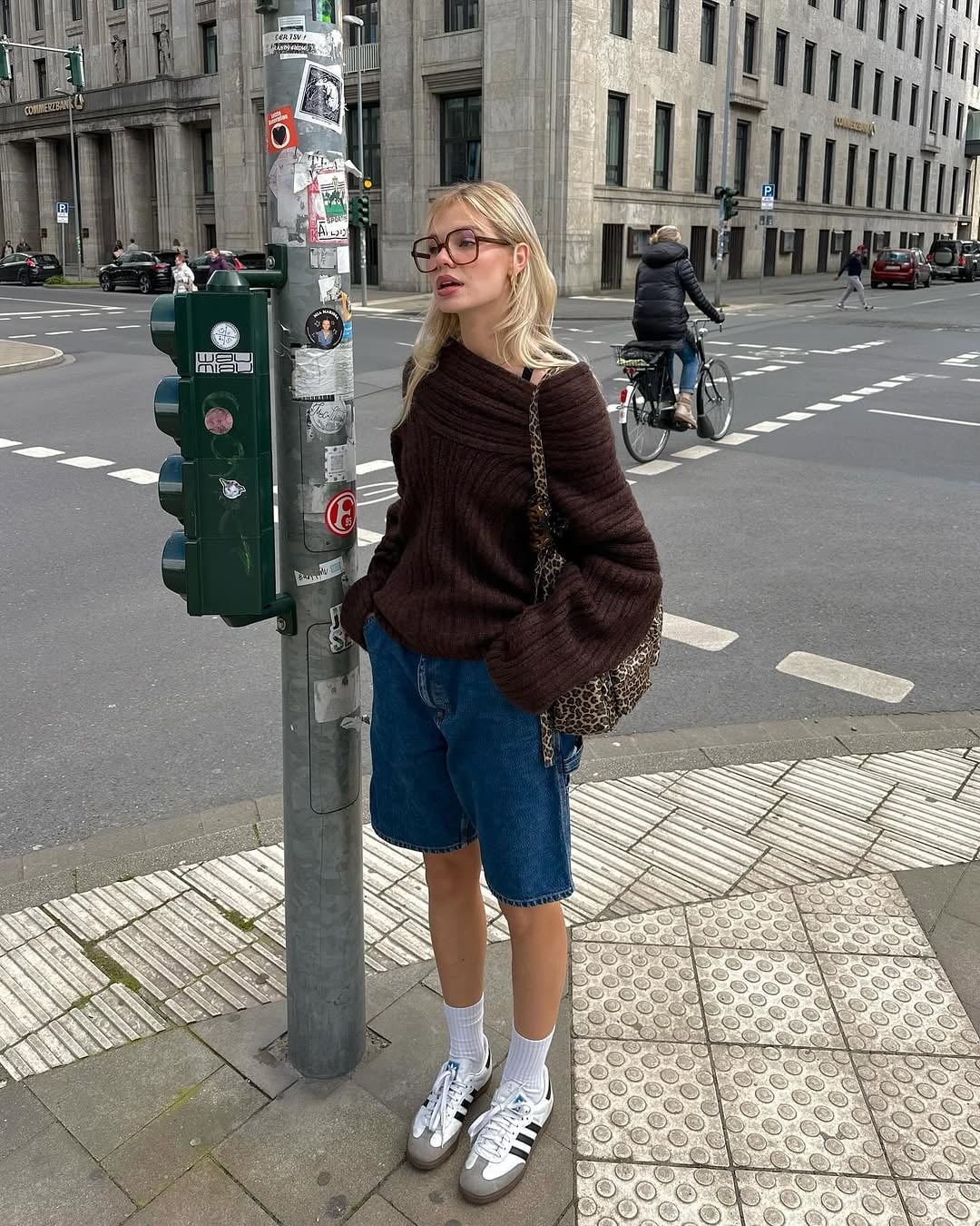 Casual Street Style With Oversized Knit Sweater — Classy Jorts Outfits