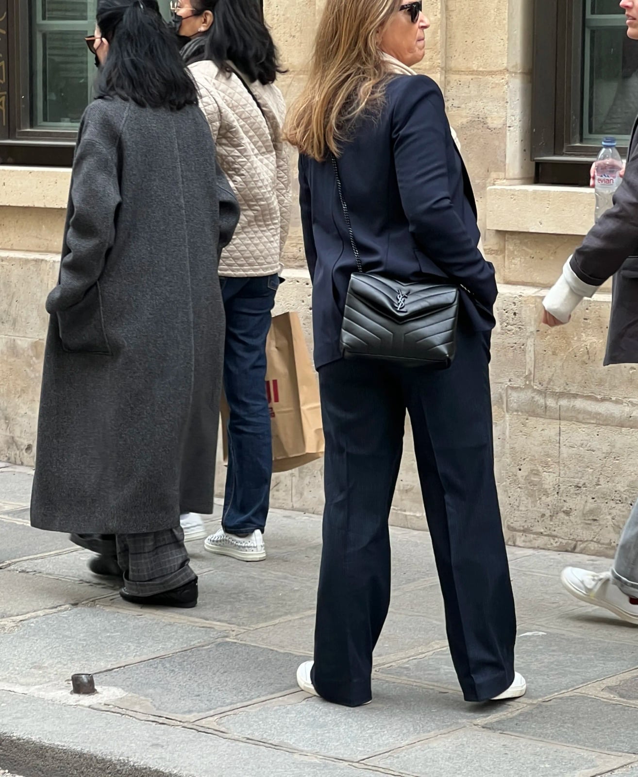 Navy Blazer with White T-Shirt and Wide-Leg Trousers — Classy La Outfits