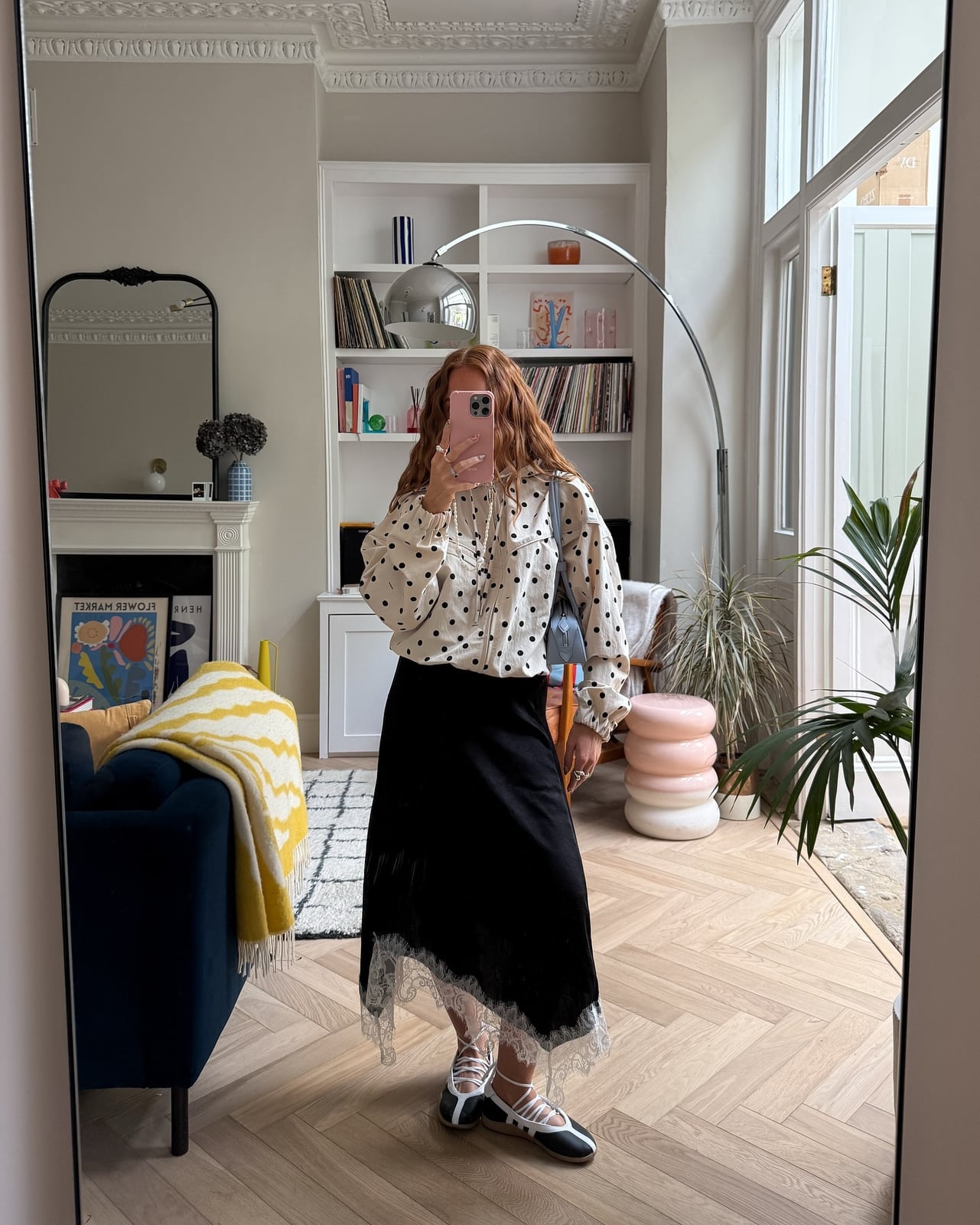 Black Velvet Skirt With Lace Trim And Polka Dot Blouse Black Velvet Skirt With Lace Trim And Polka Dot Blouse — Classy Lace Skirt Outfit
