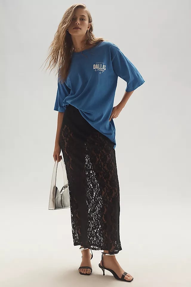 Black Lace Maxi Skirt With Graphic T-Shirt And Sandals Black Lace Maxi Skirt With Graphic T-Shirt And Sandals — Classy Lace Skirt Outfit