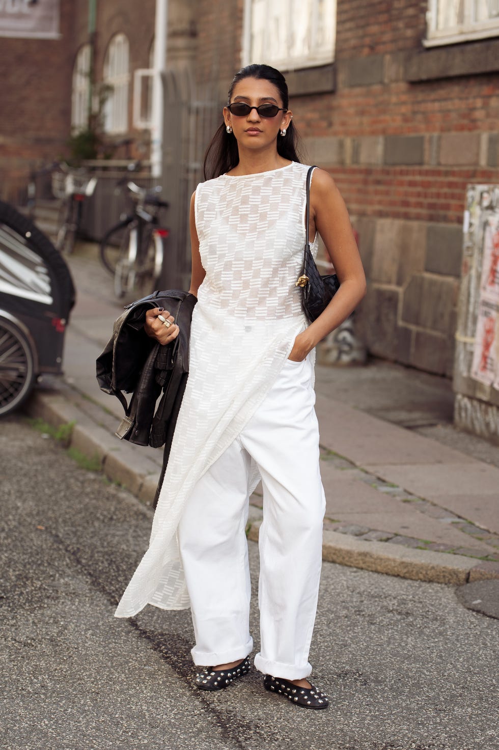 White Textured Tunic Over Wide Leg Trousers White Textured Tunic Over Wide Leg Trousers — Classy Lazy Outfits