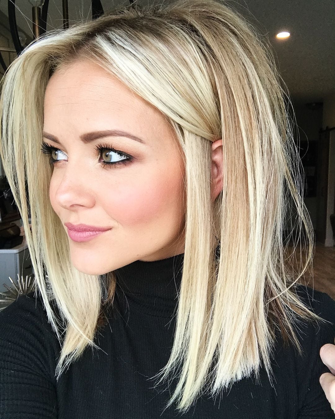 Collarbone Lob Straight Blowout Collarbone Lob Straight Blowout — Classy Length Hair