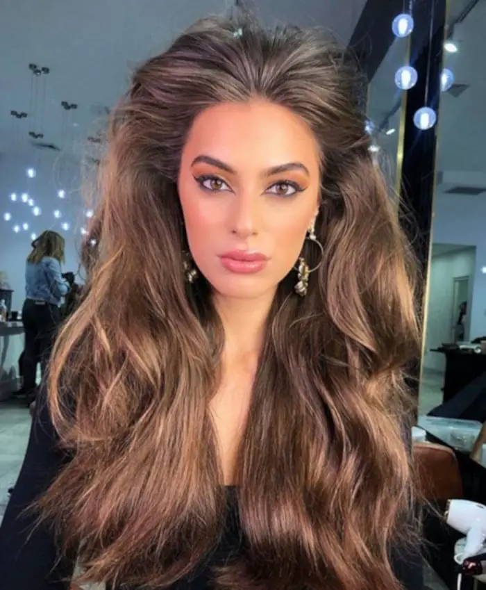 Mid-Back Layers With Voluminous Waves Mid-Back Layers With Voluminous Waves — Classy Length Hair