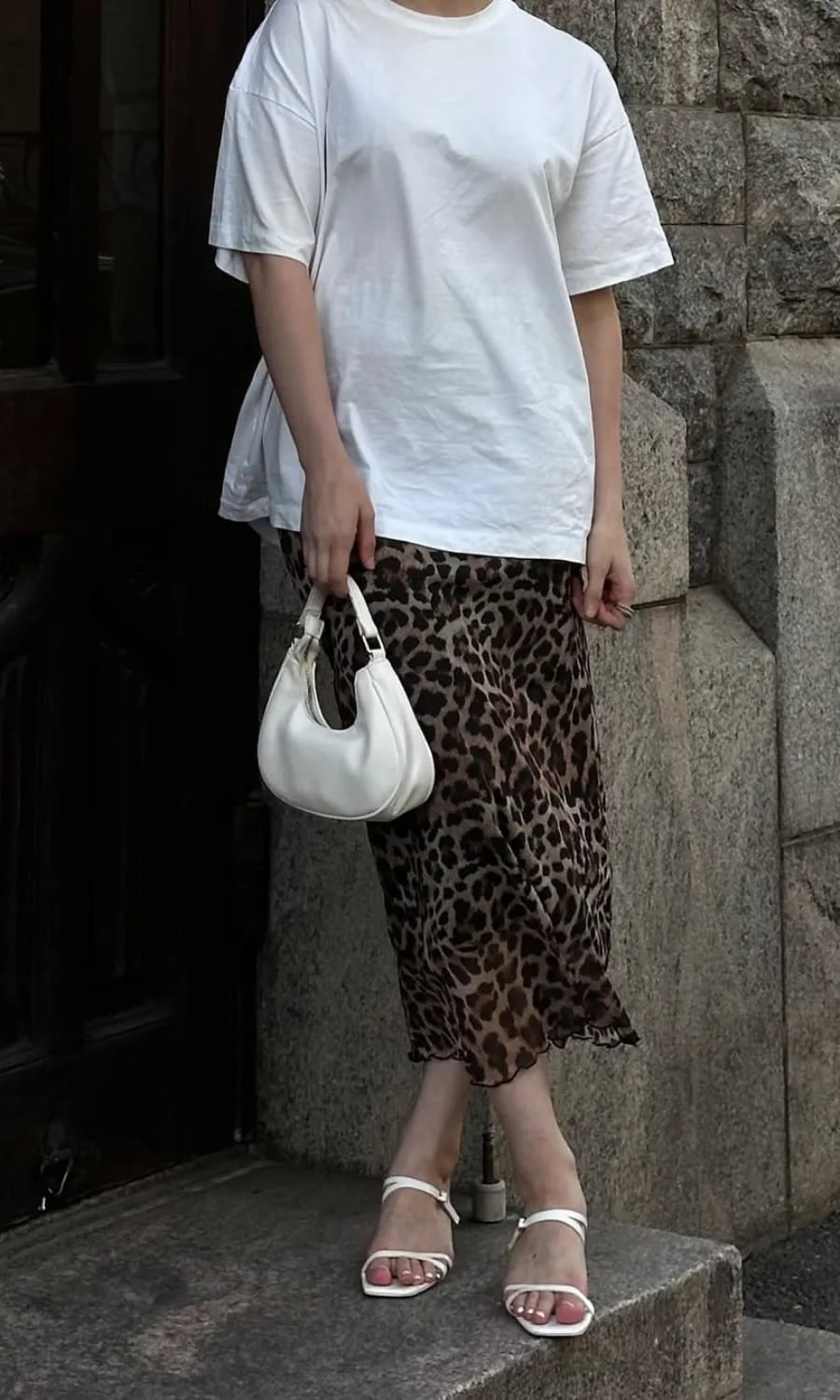 Sheer Leopard Midi Skirt with Oversized T-Shirt — Classy Leopard Skirt Outfit