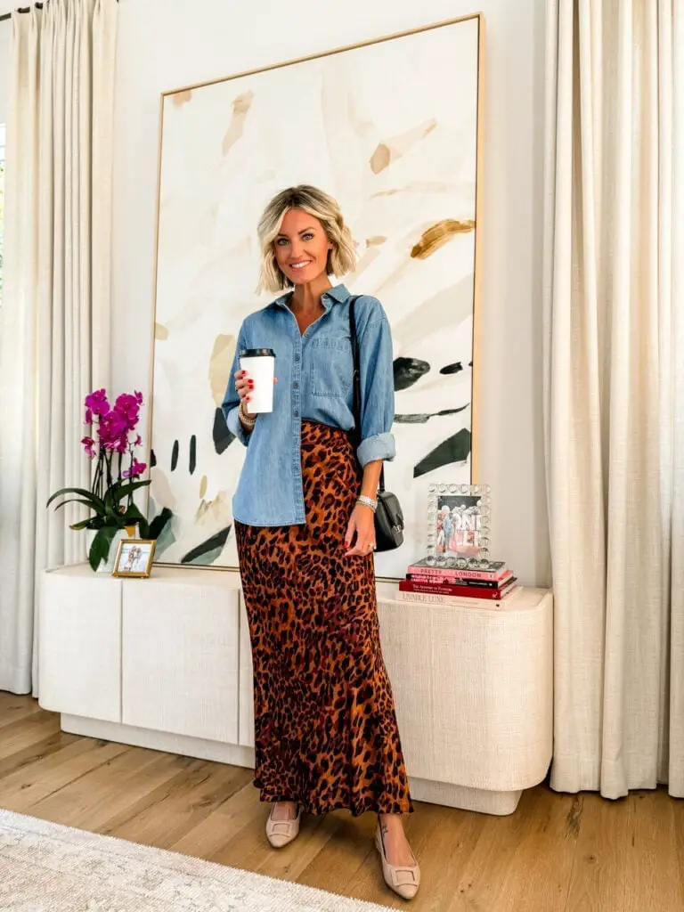 Leopard Maxi Skirt with Denim Shirt — Classy Leopard Skirt Outfit