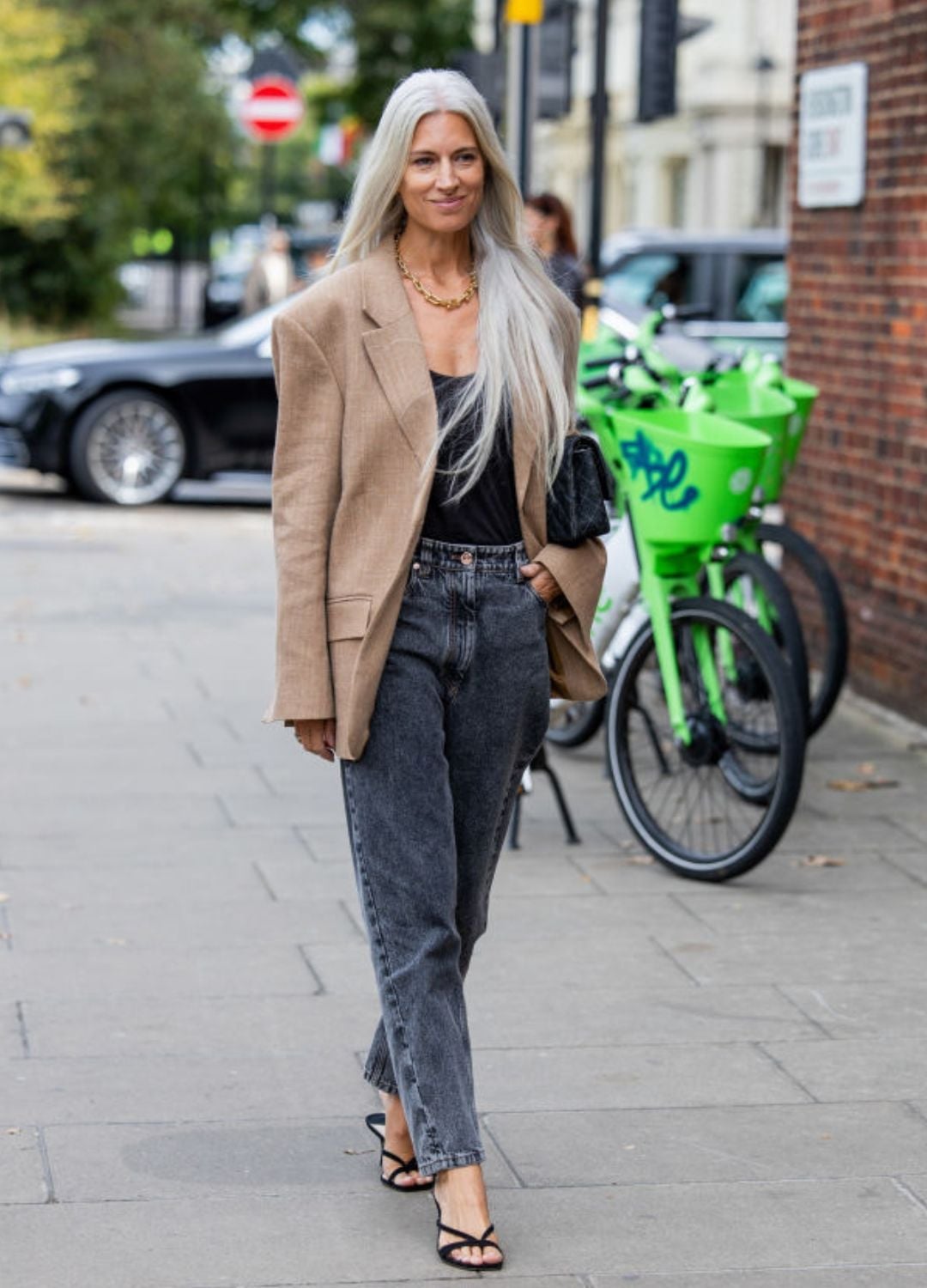 Beige Oversized Blazer with Jeans and Sandals Beige Oversized Blazer with Jeans and Sandals — Classy London Outfits