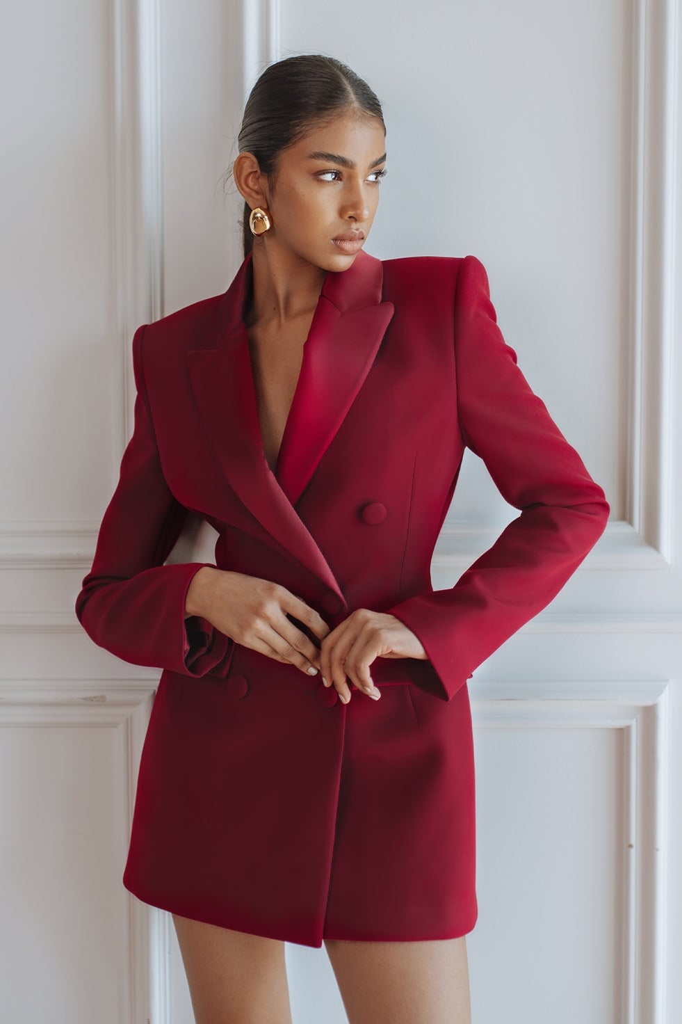 AMARA TUXEDO MINI DRESS - BURGUNDY – CHIC LE FRIQUE