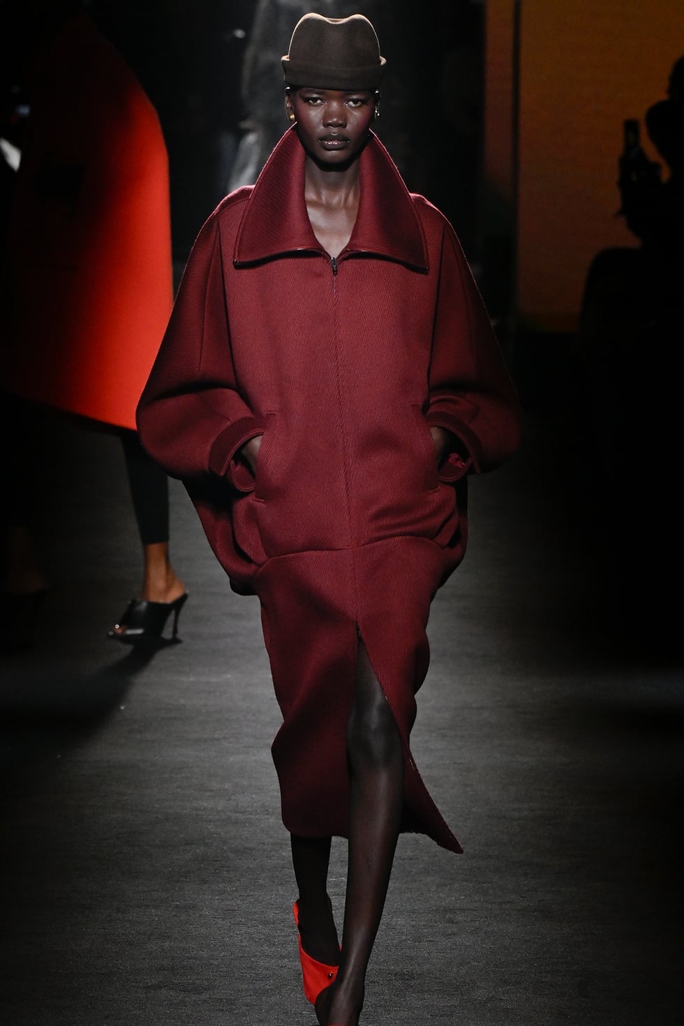 Oversized Maroon Wool Coat with Red Heels Oversized Maroon Wool Coat with Red Heels — Classy Maroon Outfits