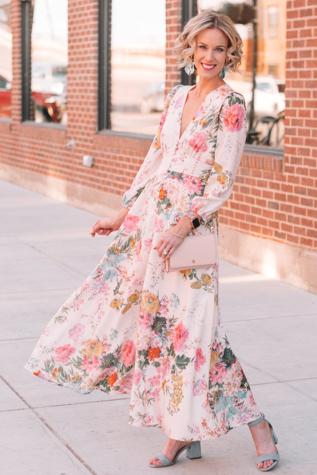Pastel Floral Maxi Dress for Spring Occasions Pastel Floral Maxi Dress for Spring Occasions — Classy Maxi Dresses Outfit