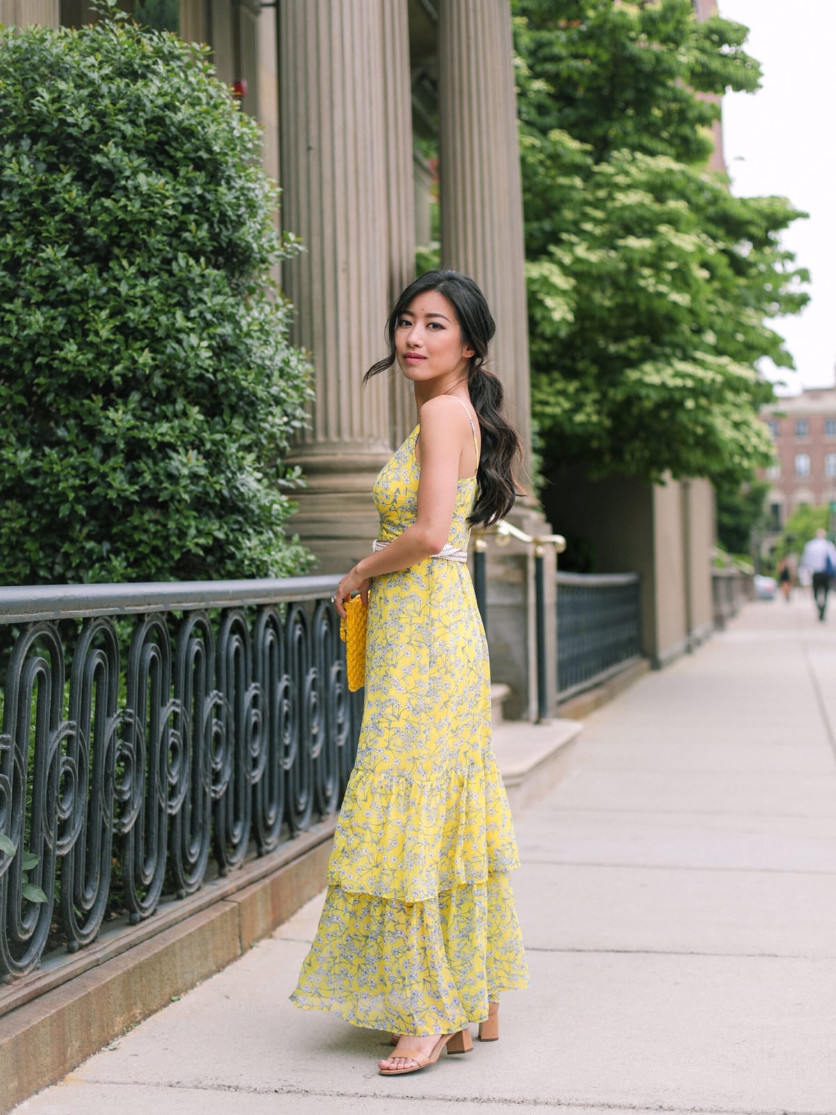 Yellow Floral Maxi Dress for Summer Events Yellow Floral Maxi Dress for Summer Events — Classy Maxi Dresses Outfit