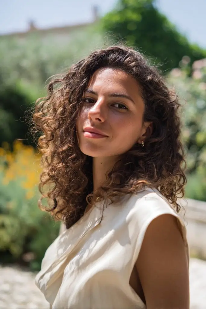 Thick Collarbone Curly Hair Side Part — Classy Medium Curly Hair