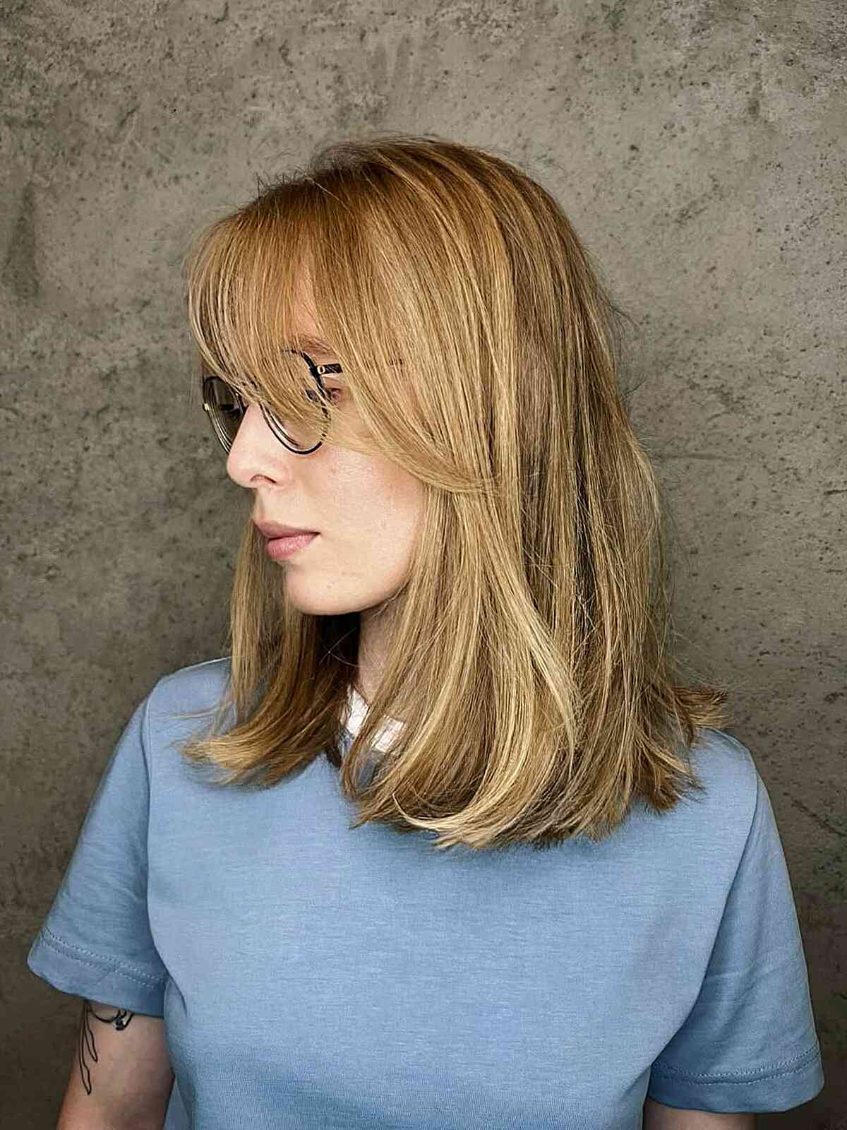Blonde Collarbone Layers With Curtain Bangs Blonde Collarbone Layers With Curtain Bangs — Classy Medium Length Hair